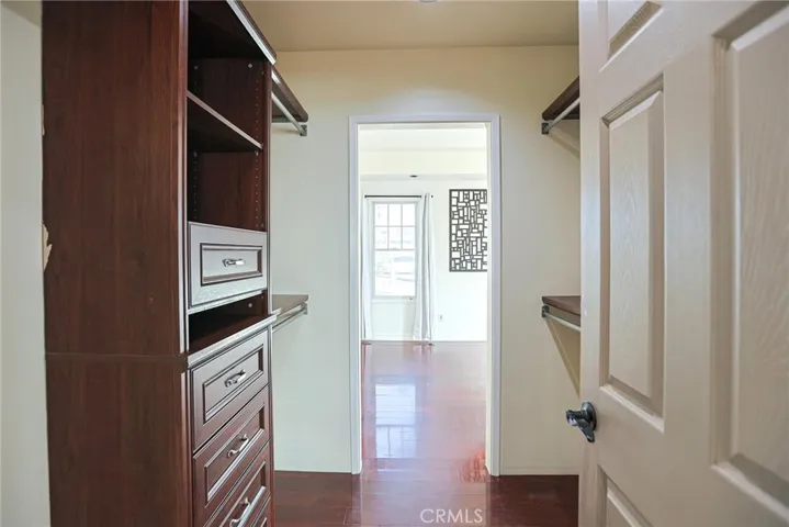 Closet Shelving in Entryway to Master Bath
