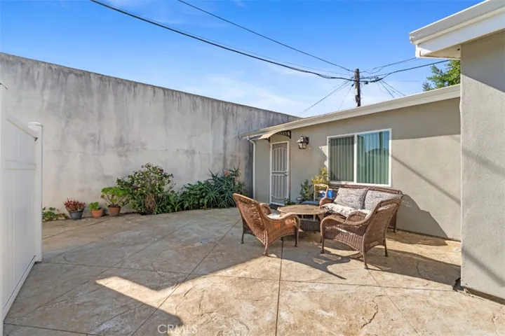 6015 Laurelgrove, North Hollywood, California 91606