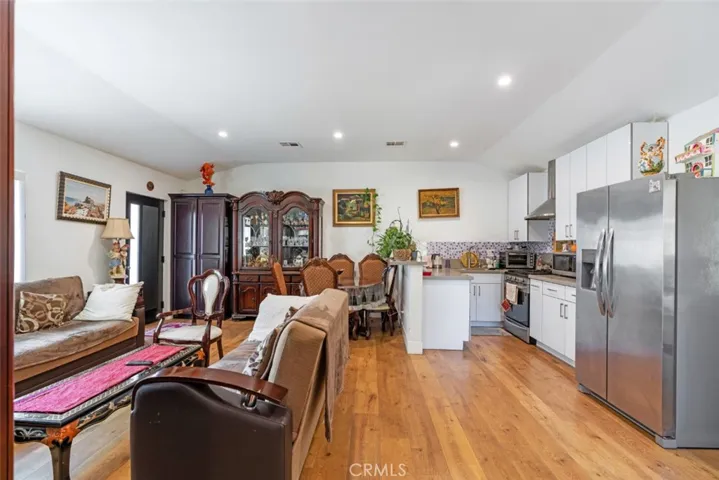 6015 Laurelgrove, North Hollywood, California 91606