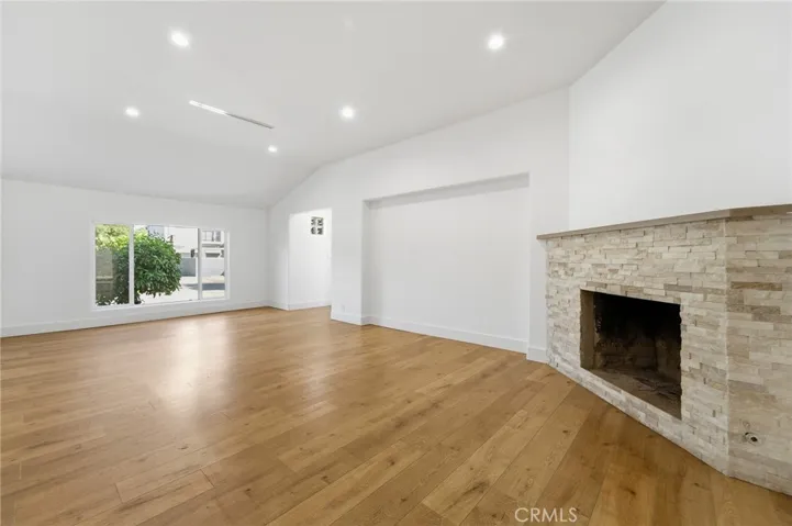 6015 Laurelgrove, North Hollywood, California 91606