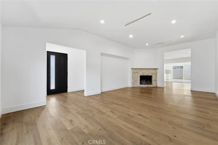 6015 Laurelgrove, North Hollywood, California 91606