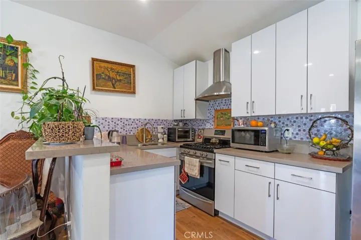 6015 Laurelgrove, North Hollywood, California 91606