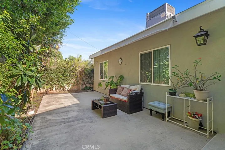 6015 Laurelgrove, North Hollywood, California 91606