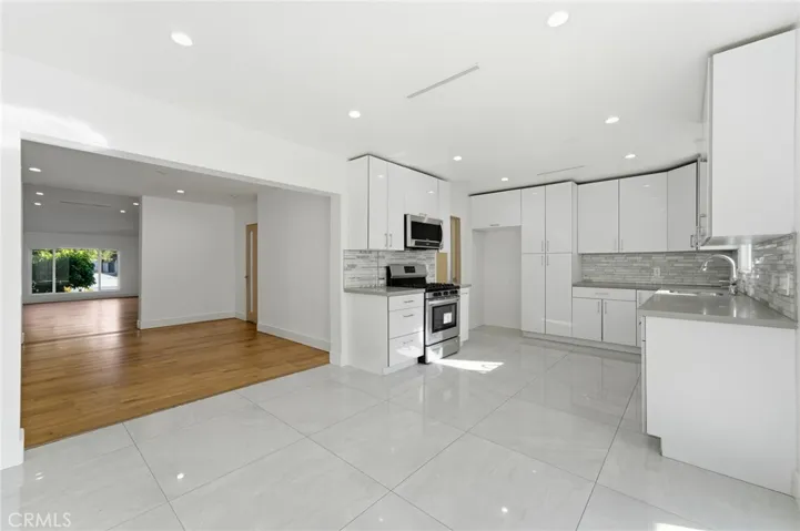 6015 Laurelgrove, North Hollywood, California 91606