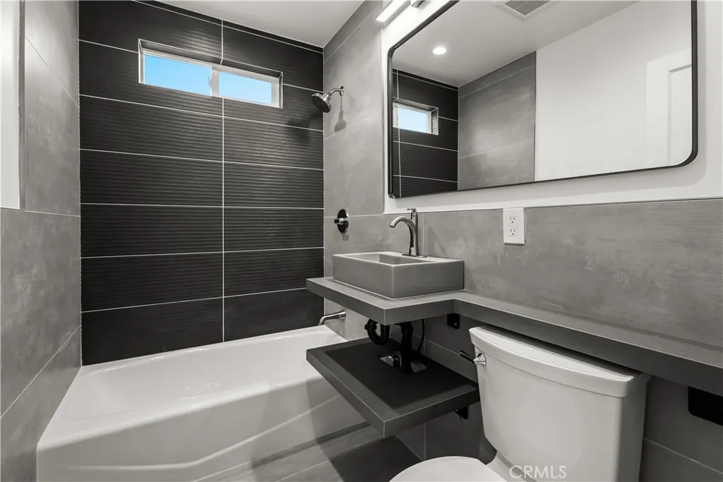 5324 W 121st, Hawthorne, California 90250 home-pic-8