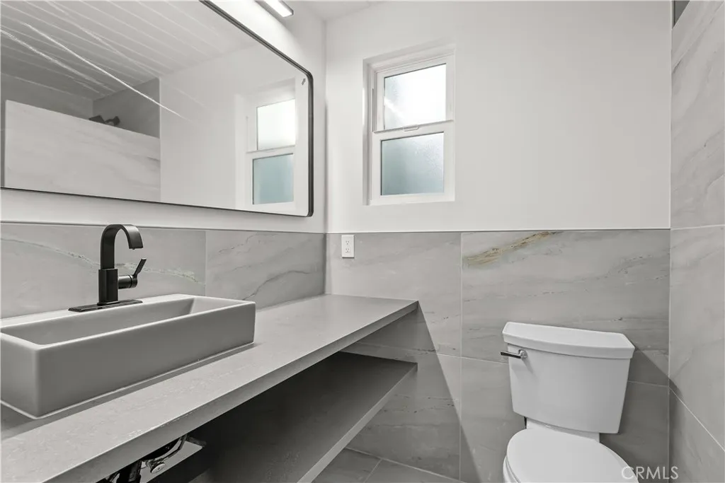 5324 W 121st, Hawthorne, California 90250 home-pic-20