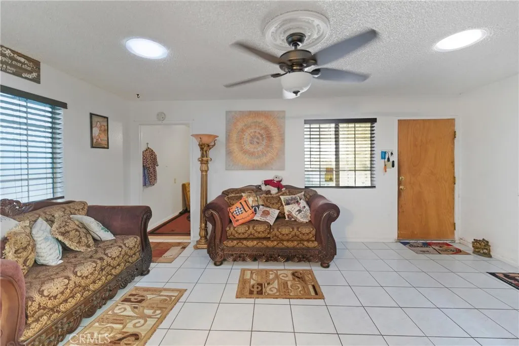 8211 Wilbarn, Paramount, California 90723 home-pic-6
