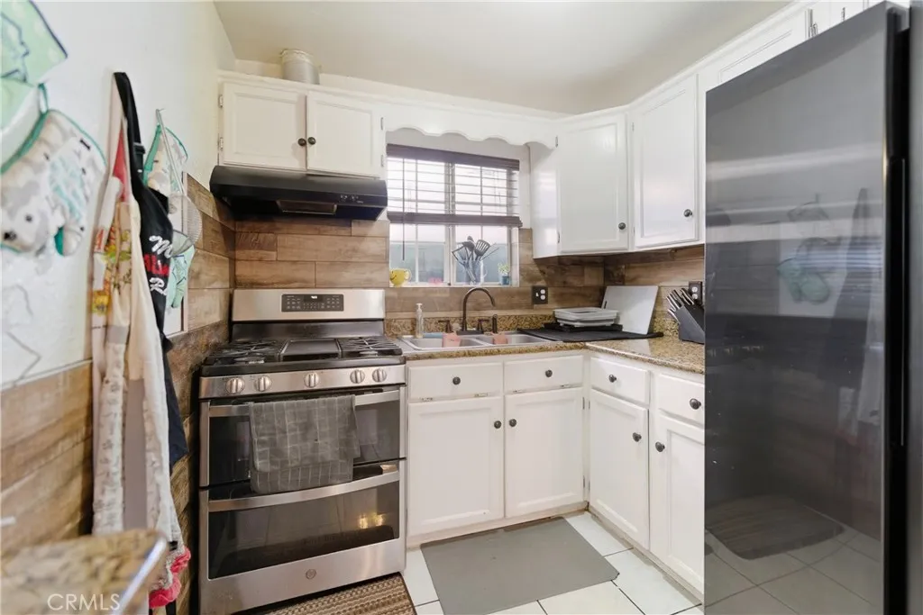 8211 Wilbarn, Paramount, California 90723 home-pic-19