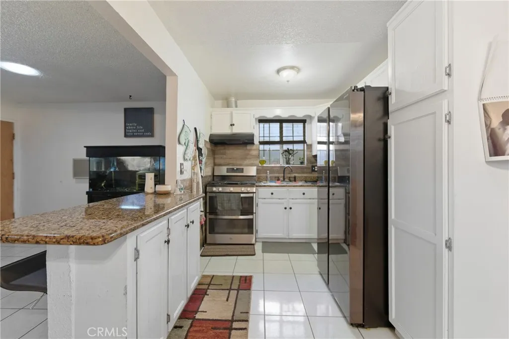 8211 Wilbarn, Paramount, California 90723 home-pic-17
