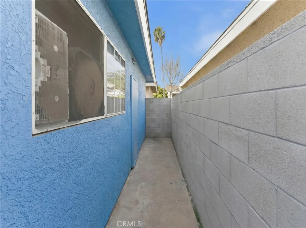 8211 Wilbarn, Paramount, California 90723 home-pic-25