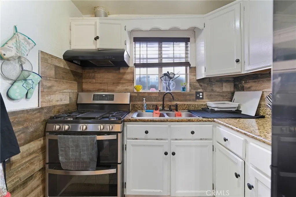 8211 Wilbarn, Paramount, California 90723 home-pic-18