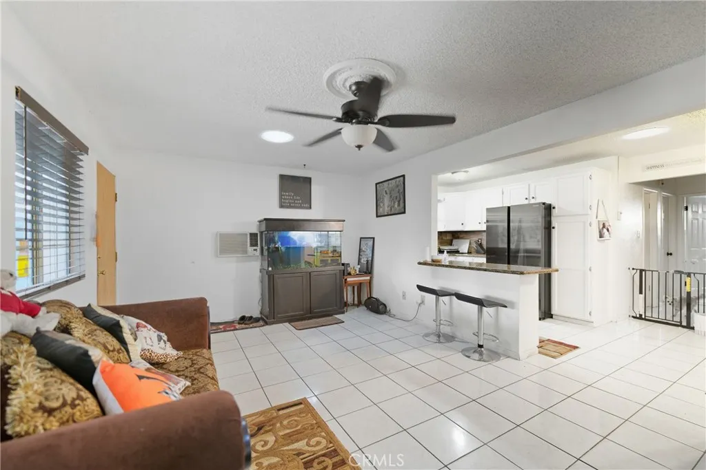 8211 Wilbarn, Paramount, California 90723 home-pic-8