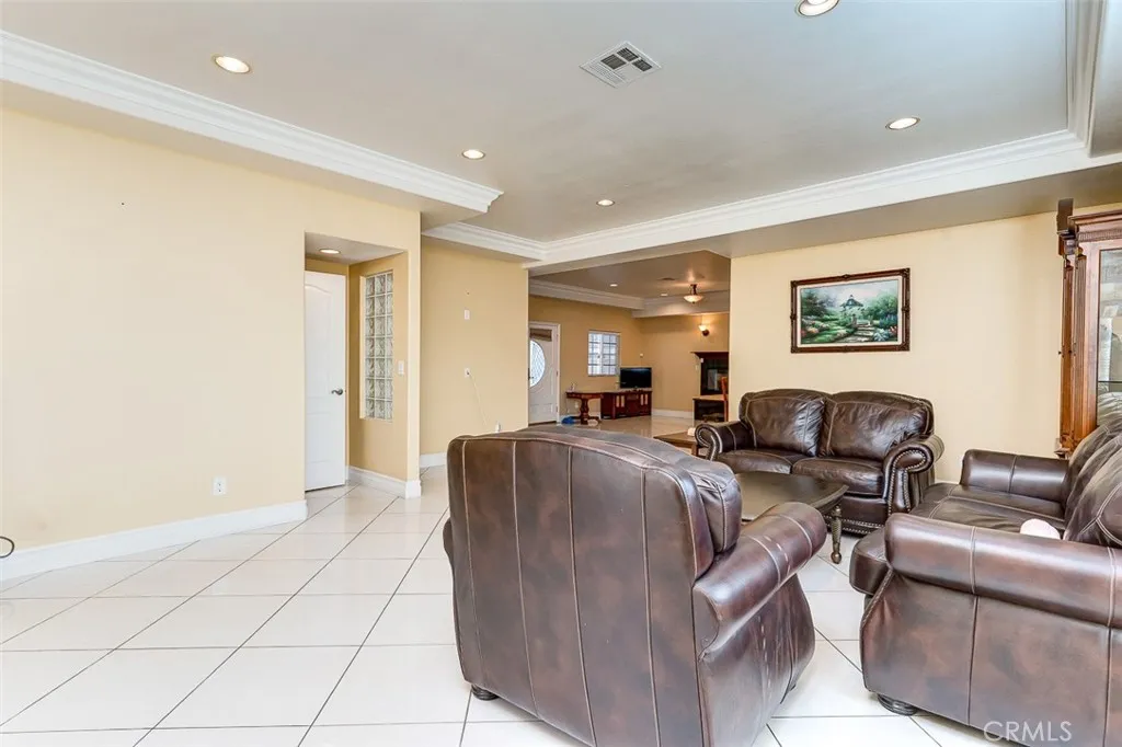4326 Clara, Cudahy, California 90201 home-pic-11