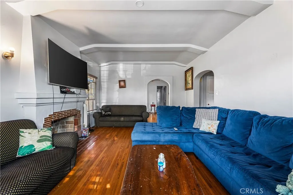 3786 Dublin, Los Angeles, California 90018 home-pic-4