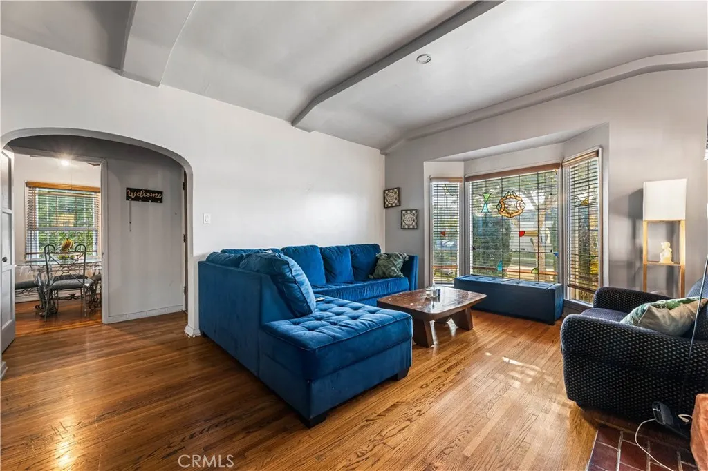 3786 Dublin, Los Angeles, California 90018 home-pic-3