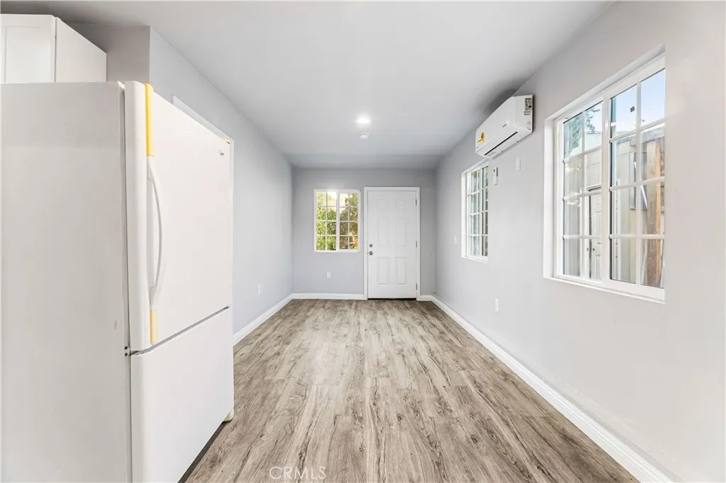 3786 Dublin, Los Angeles, California 90018 home-pic-20