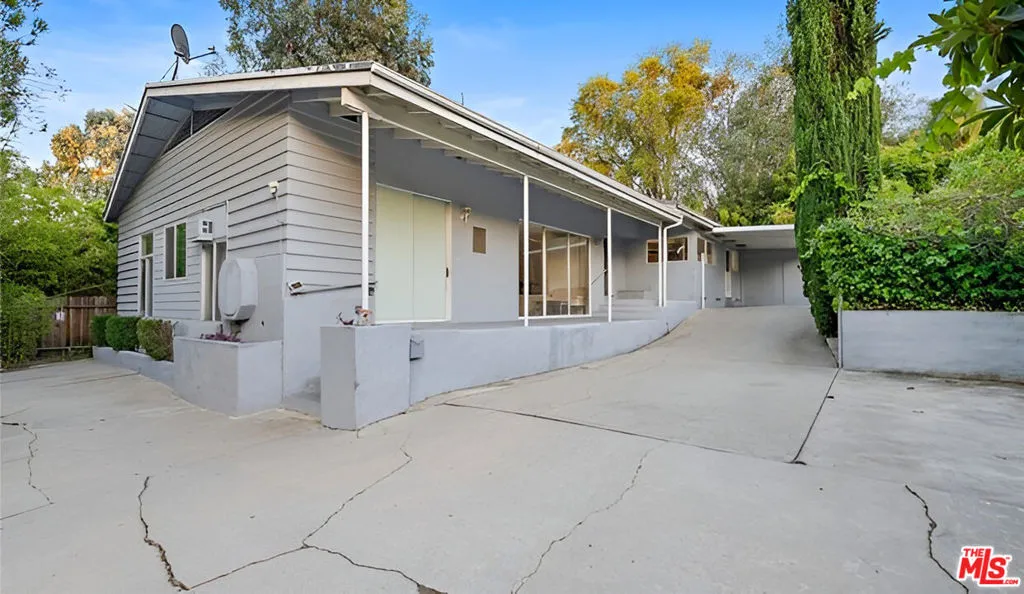 4348 Sepulveda Boulevard, Sherman Oaks, California 91403 home-pic-3