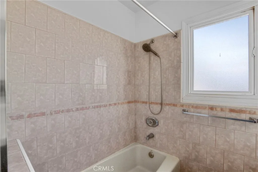 10352 Hayvenhurst Avenue, Granada Hills, California 91344 home-pic-14