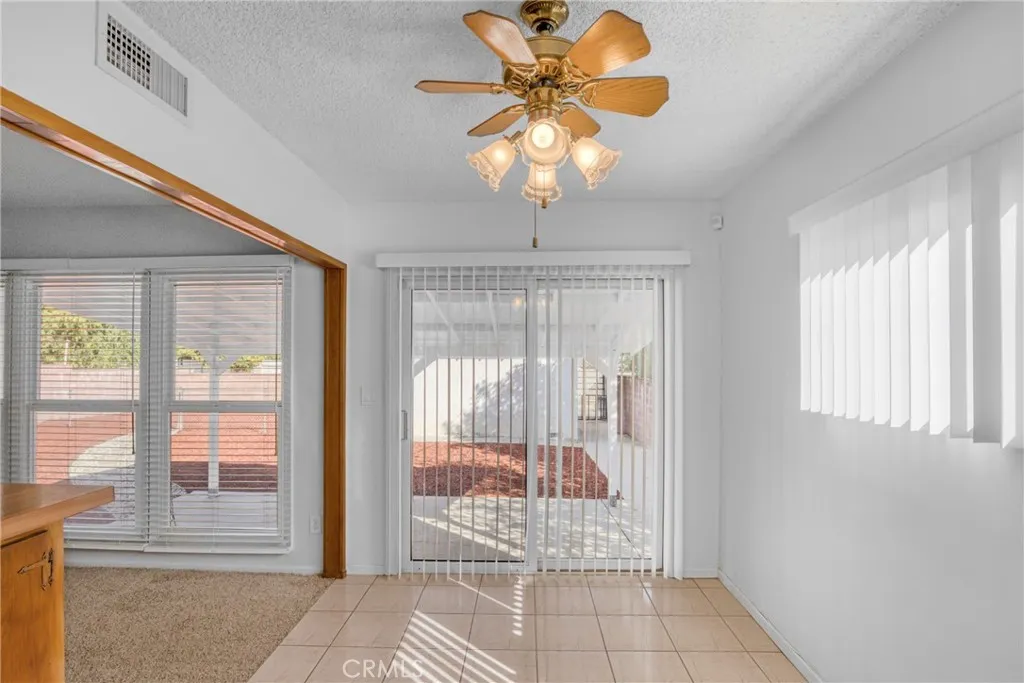 10352 Hayvenhurst Avenue, Granada Hills, California 91344 home-pic-5
