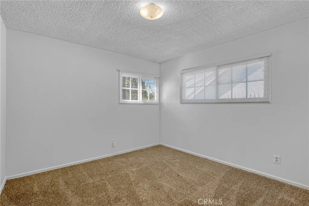 10352 Hayvenhurst Avenue, Granada Hills, California 91344 home-pic-15