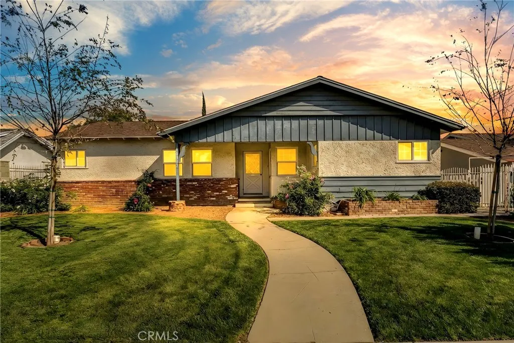 10352 Hayvenhurst Avenue, Granada Hills, California 91344 home-pic-1
