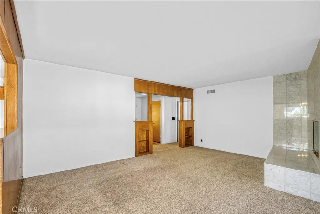 10352 Hayvenhurst Avenue, Granada Hills, California 91344 home-pic-4