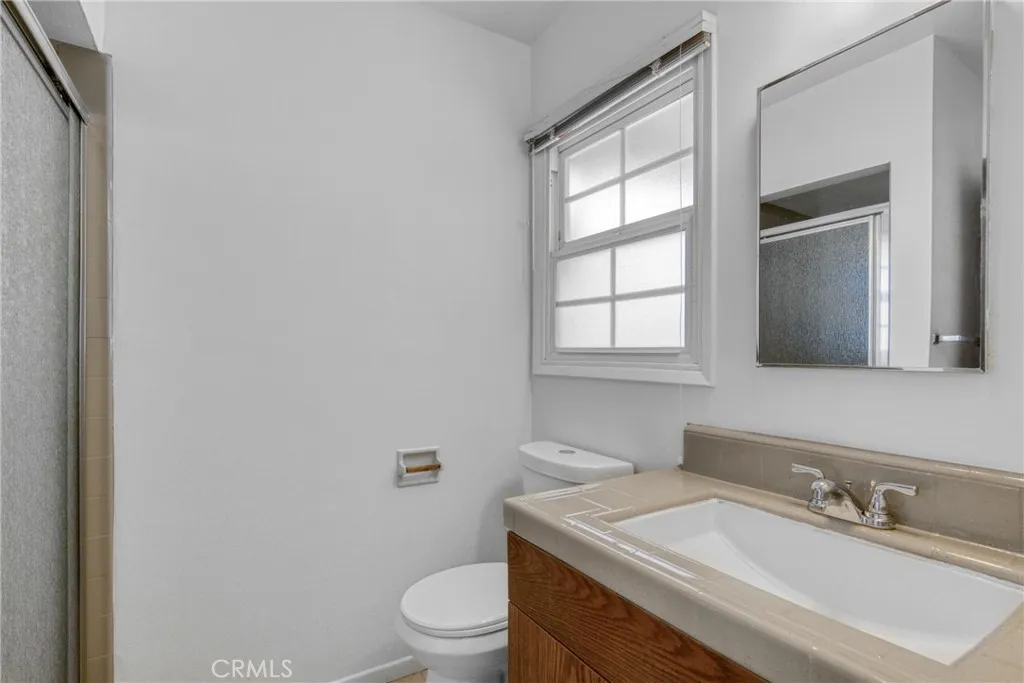 10352 Hayvenhurst Avenue, Granada Hills, California 91344 home-pic-17