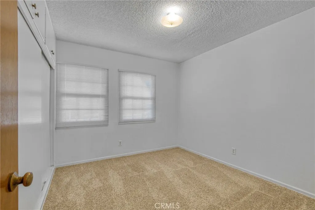 10352 Hayvenhurst Avenue, Granada Hills, California 91344 home-pic-16