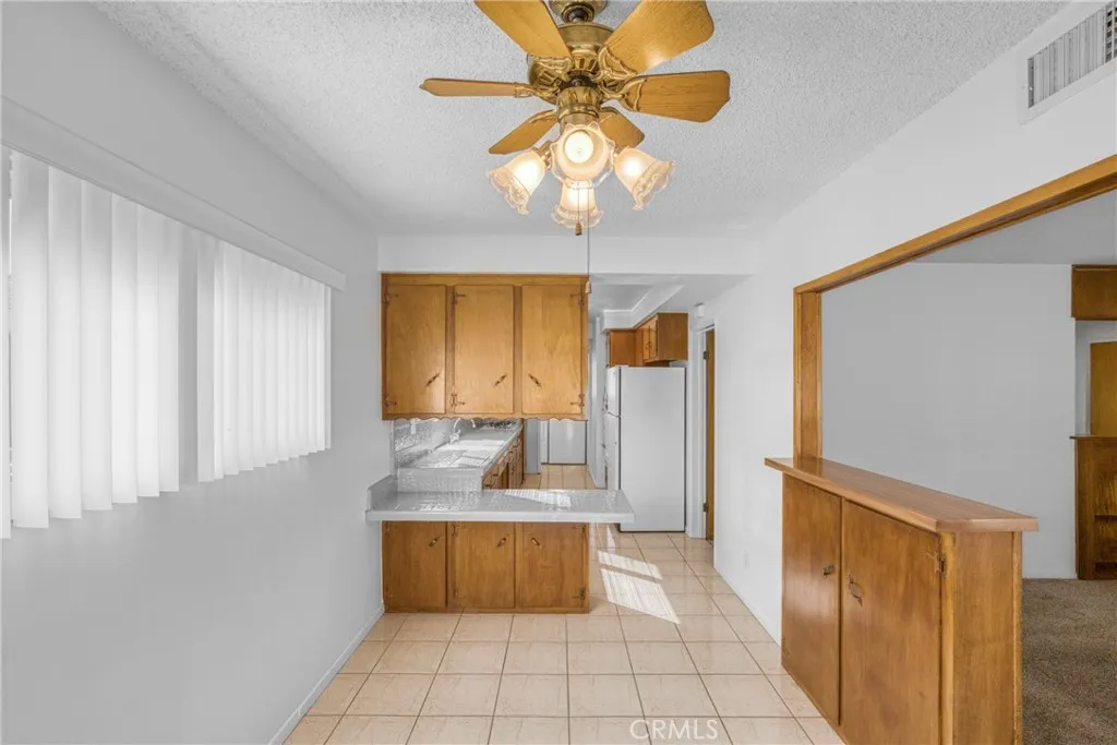 10352 Hayvenhurst Avenue, Granada Hills, California 91344 home-pic-6