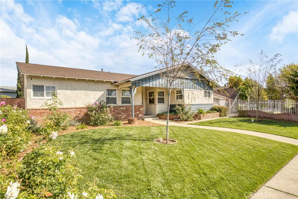 10352 Hayvenhurst Avenue, Granada Hills, California 91344 home-pic-32