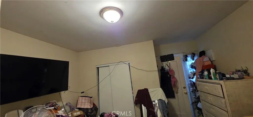 1249 1251 W 39th Street 2, Los Angeles, California 90037 home-pic-22