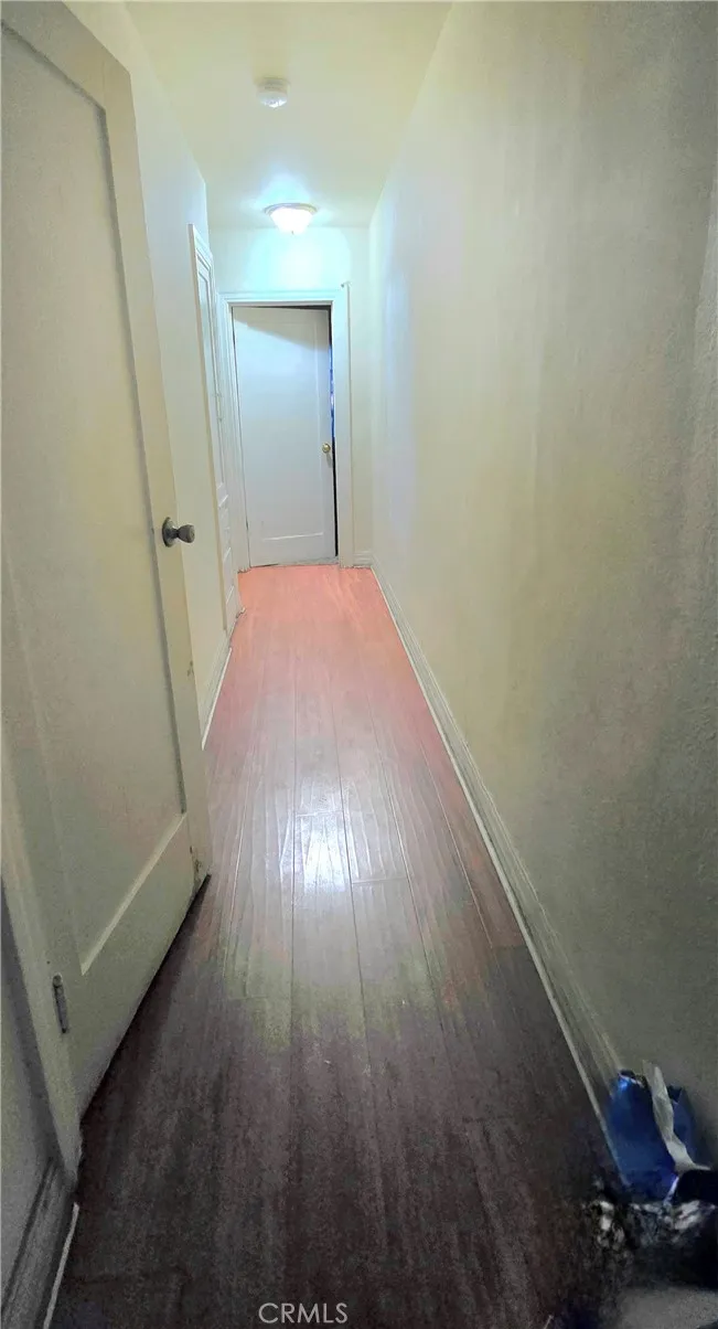 1249 1251 W 39th Street 2, Los Angeles, California 90037 home-pic-17
