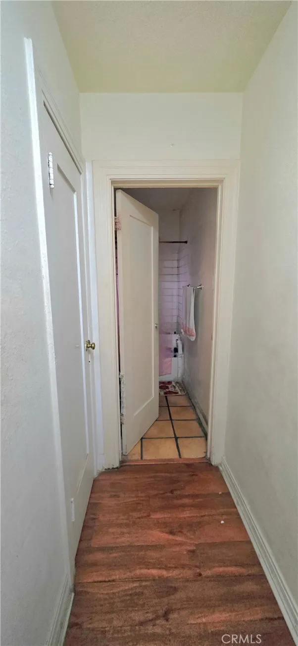 1249 1251 W 39th Street 2, Los Angeles, California 90037 home-pic-18