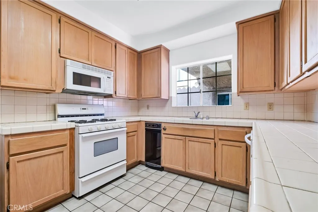 120 S Prospect A, Redondo Beach, California 90277 home-pic-24