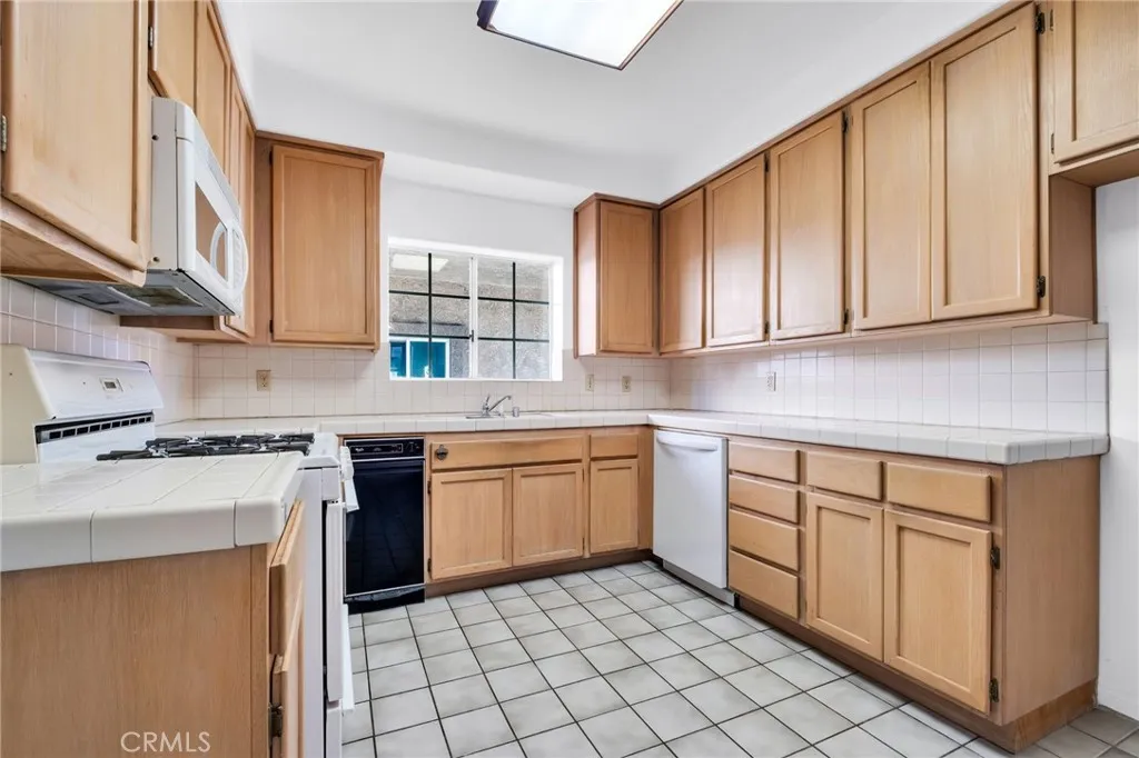 120 S Prospect A, Redondo Beach, California 90277 home-pic-34