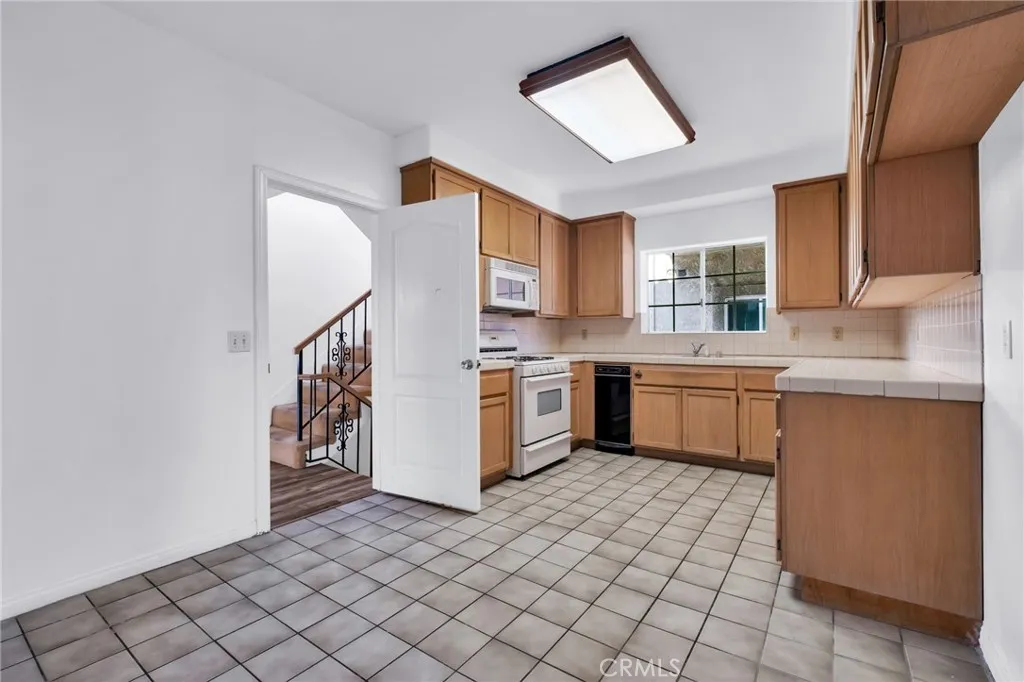 120 S Prospect A, Redondo Beach, California 90277 home-pic-33