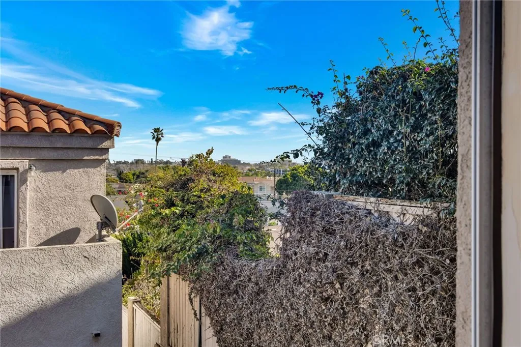 120 S Prospect A, Redondo Beach, California 90277 home-pic-56