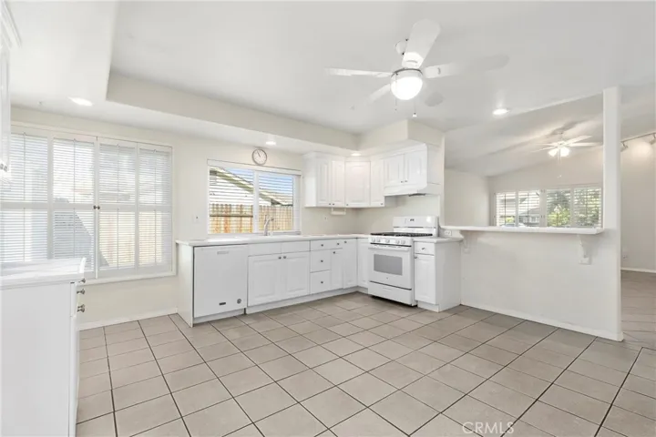 Family style kitchen