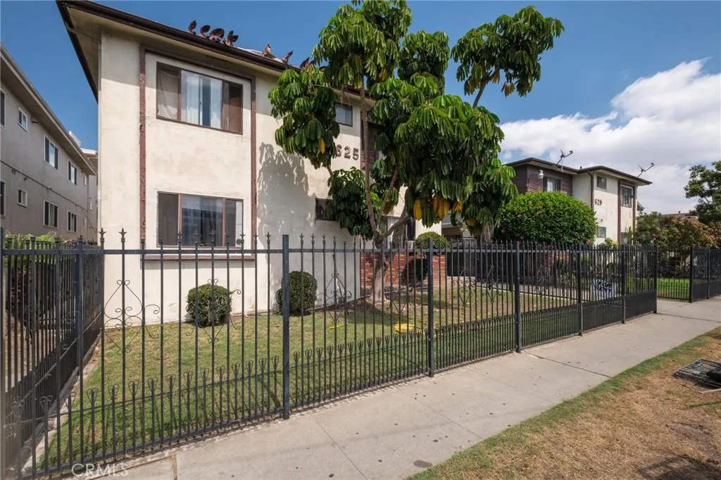 625 E 99th