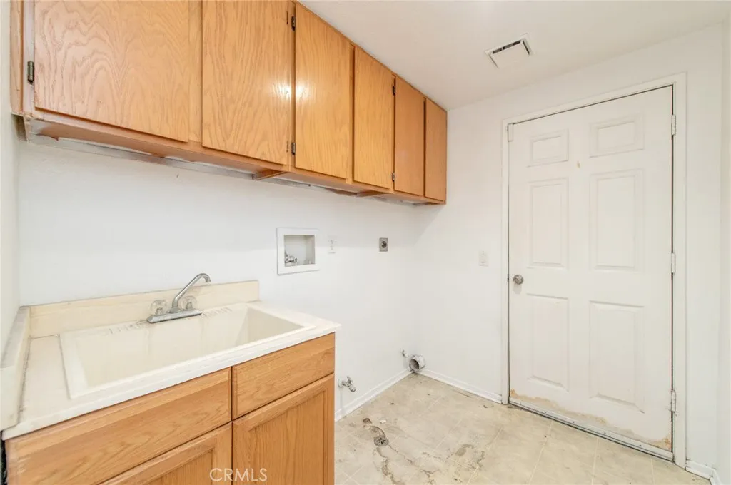 7915 Ocean, Fontana, California 92336 home-pic-34