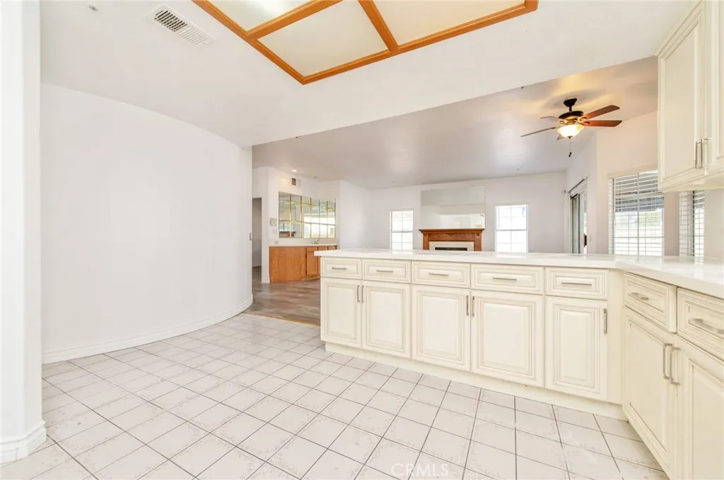 7915 Ocean, Fontana, California 92336 home-pic-18