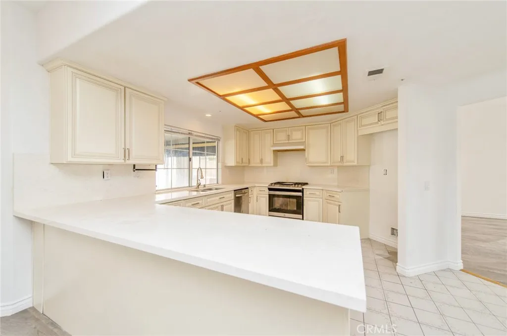 7915 Ocean, Fontana, California 92336 home-pic-15