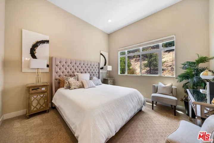 Primary Bedroom Suite previous