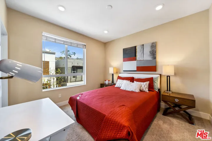 Secondary Bedroom Suite previo