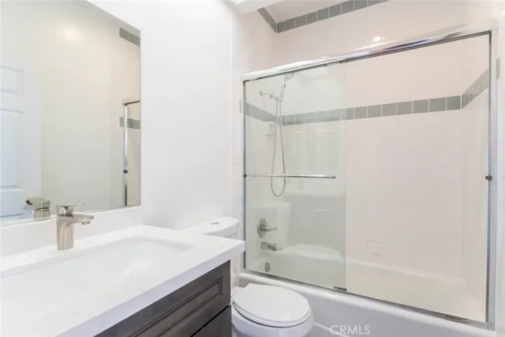 2nd Bedroom:  Bathroom