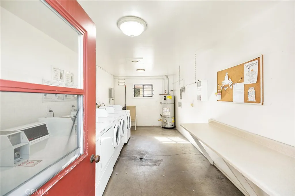 1740 E Commonwealth Avenue 101, Fullerton, California 92831 home-pic-26