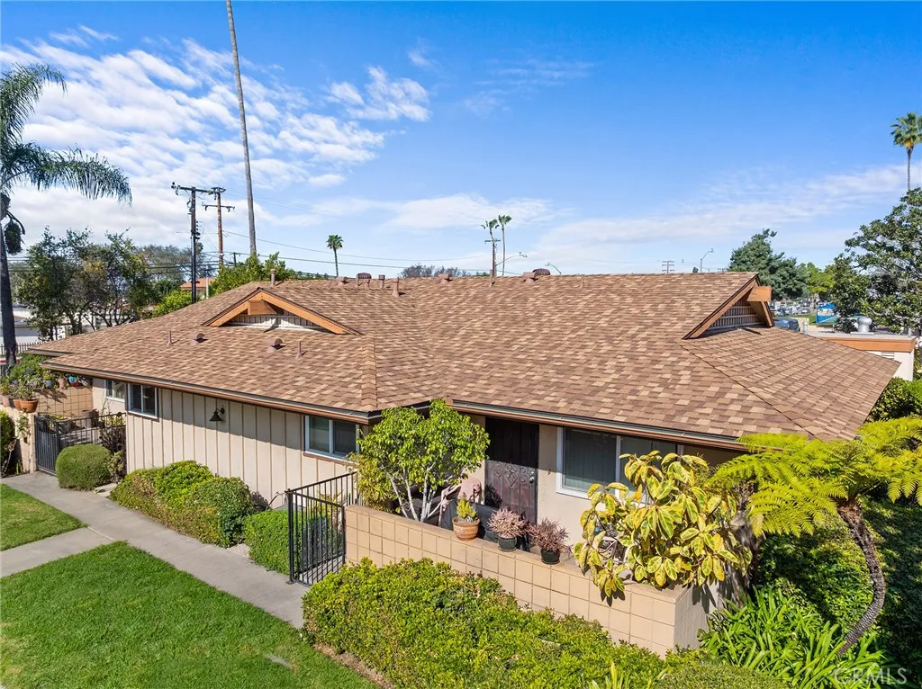 1740 E Commonwealth Avenue 101, Fullerton, California 92831 home-pic-32