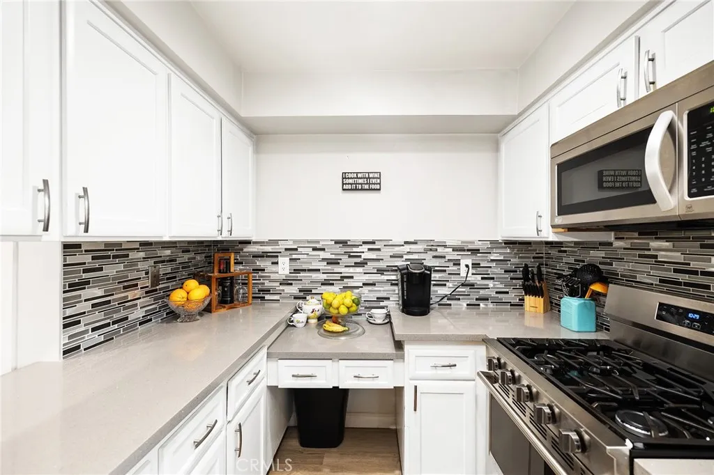 1740 E Commonwealth Avenue 101, Fullerton, California 92831 home-pic-20