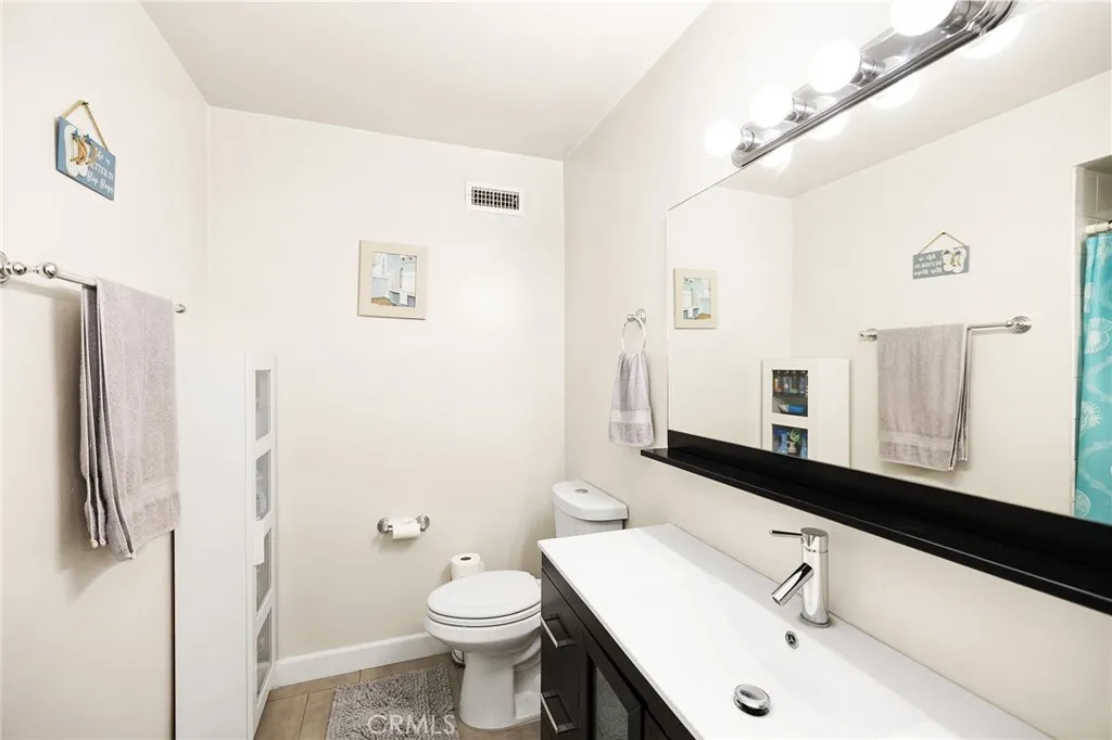 1740 E Commonwealth Avenue 101, Fullerton, California 92831 home-pic-27