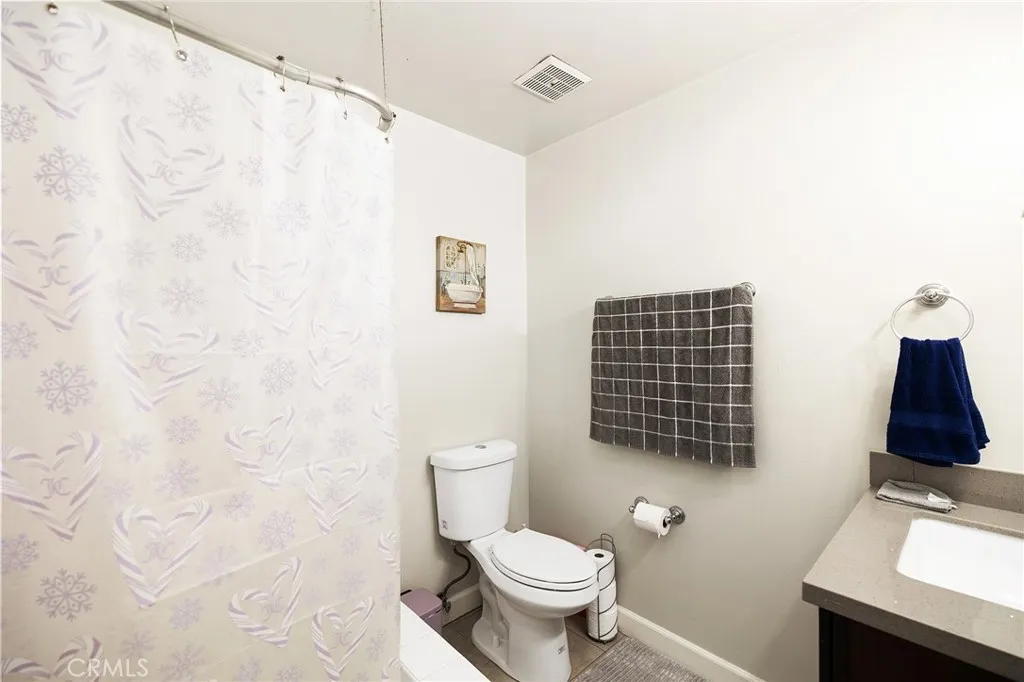 1740 E Commonwealth Avenue 101, Fullerton, California 92831 home-pic-23